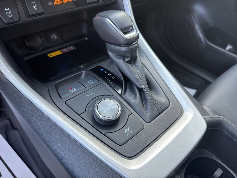 2023 Toyota RAV4 Hybrid XSE photo 12