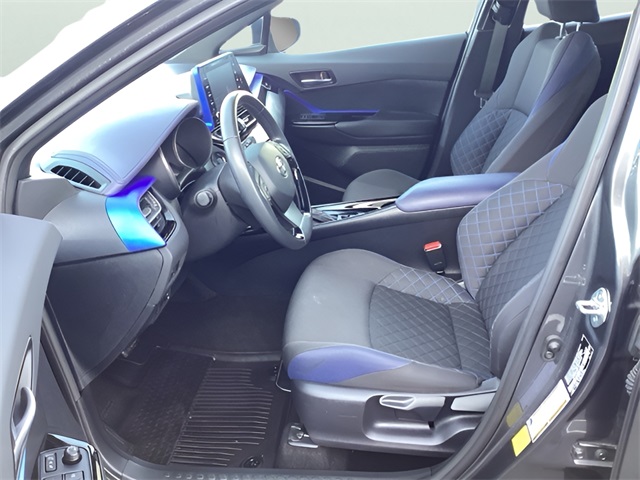 2022 Toyota C-HR XLE photo 15