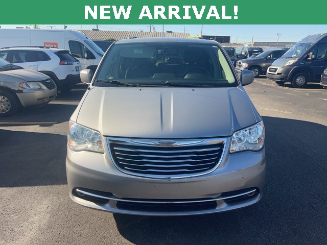 Used 2015 Chrysler Town & Country Touring with VIN 2C4RC1BGXFR562405 for sale in Cleveland, OH