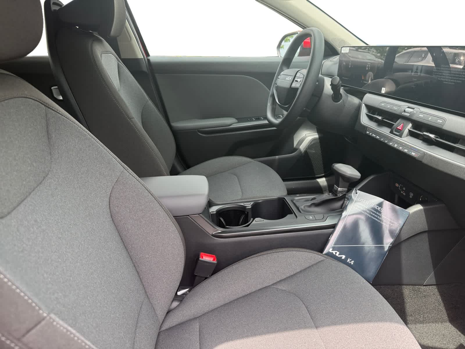 2025 Kia K4 LXS photo 15