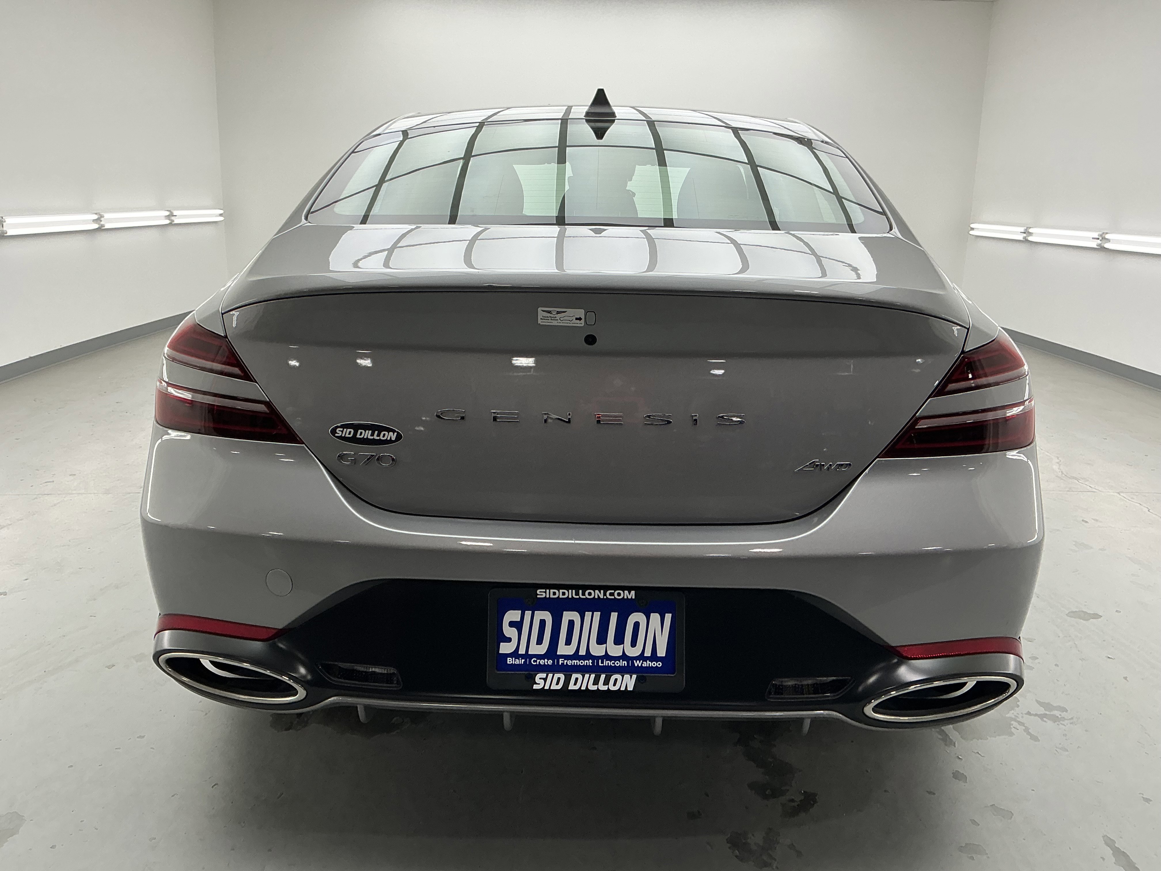2025 Genesis G70 2.5T photo 2