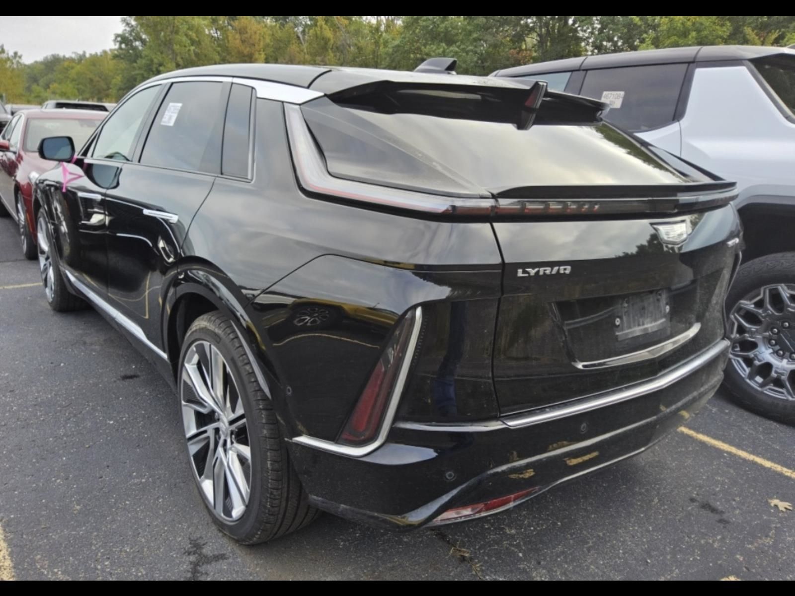 2024 Cadillac Lyriq Luxury photo 3