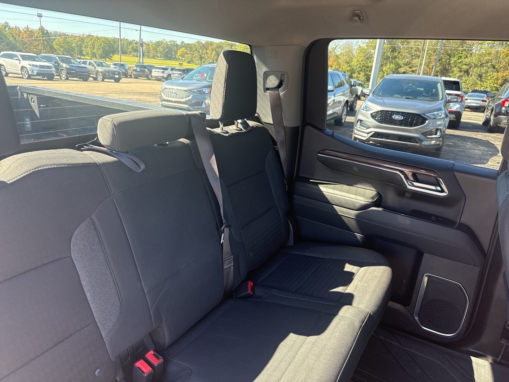 2024 Chevrolet Silverado 1500 LT photo 4