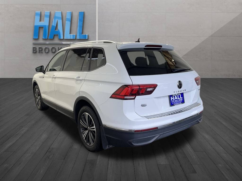 2024 Volkswagen Tiguan Wolfsburg Edition photo 2
