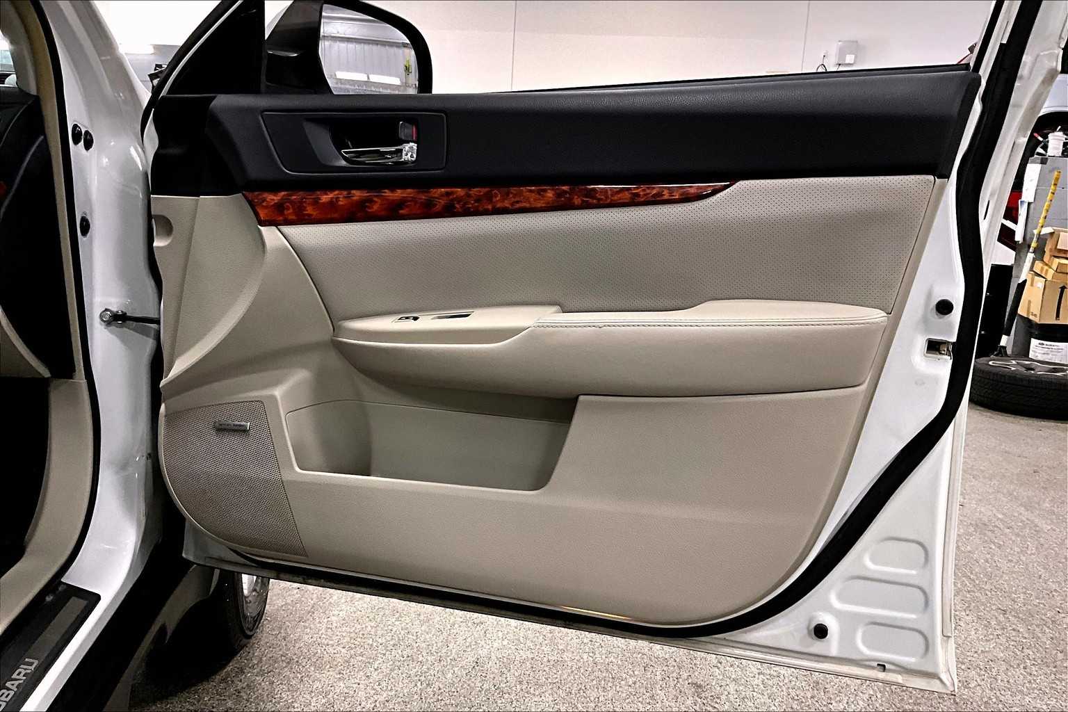 2012 Subaru Outback 2.5i Limited photo 20