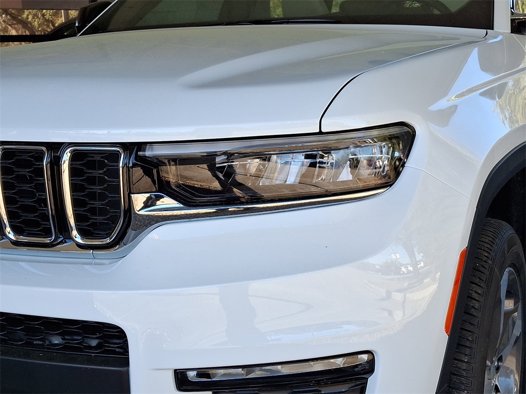 2025 Jeep Grand Cherokee Limited photo 6