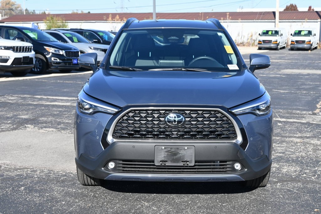 2024 Toyota Corolla Cross XLE photo 4