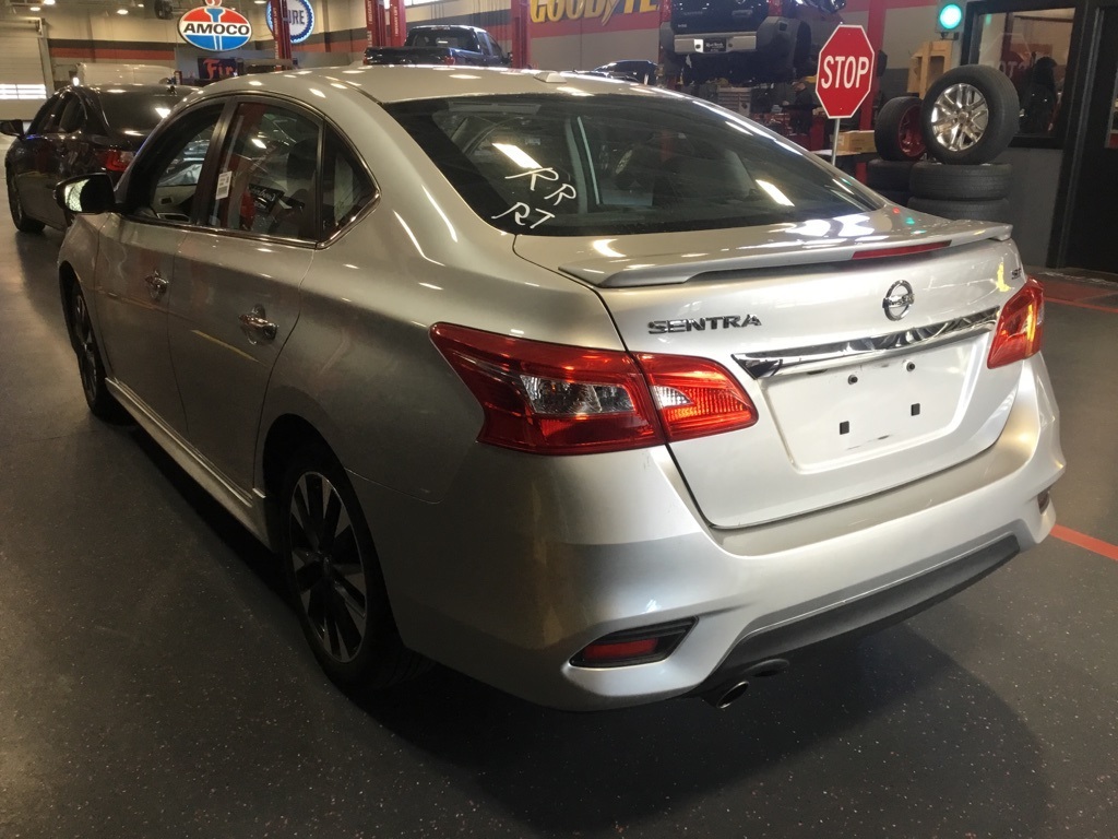 2016 Nissan Sentra SR photo 2