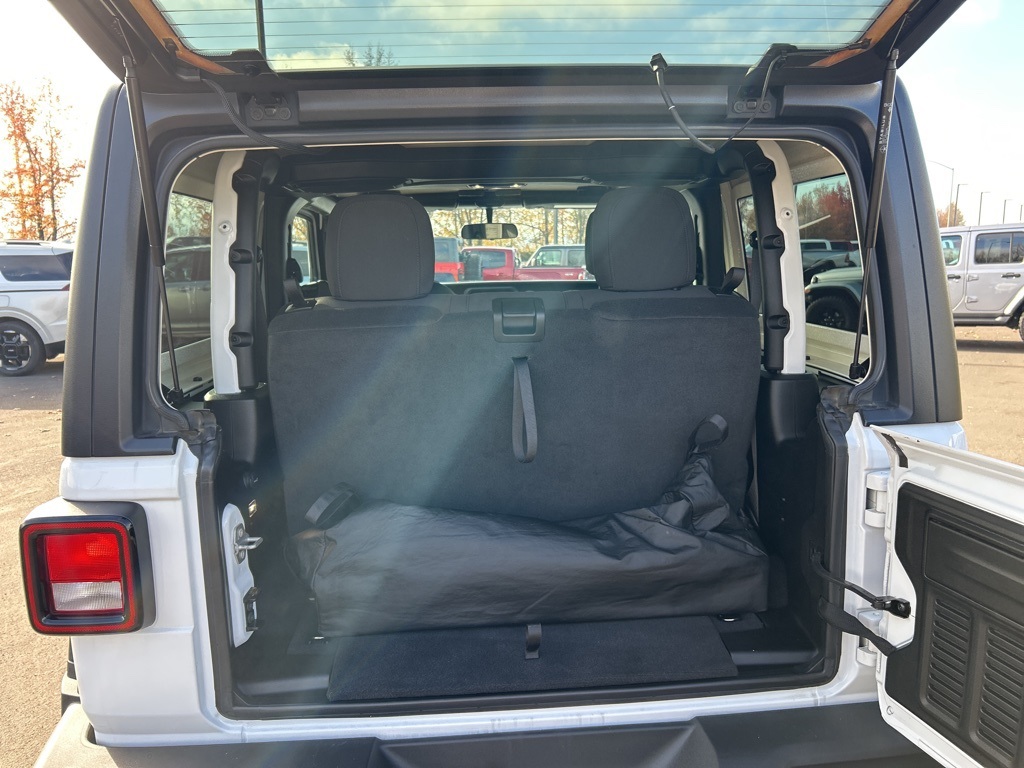 2021 Jeep Wrangler Sport S photo 4