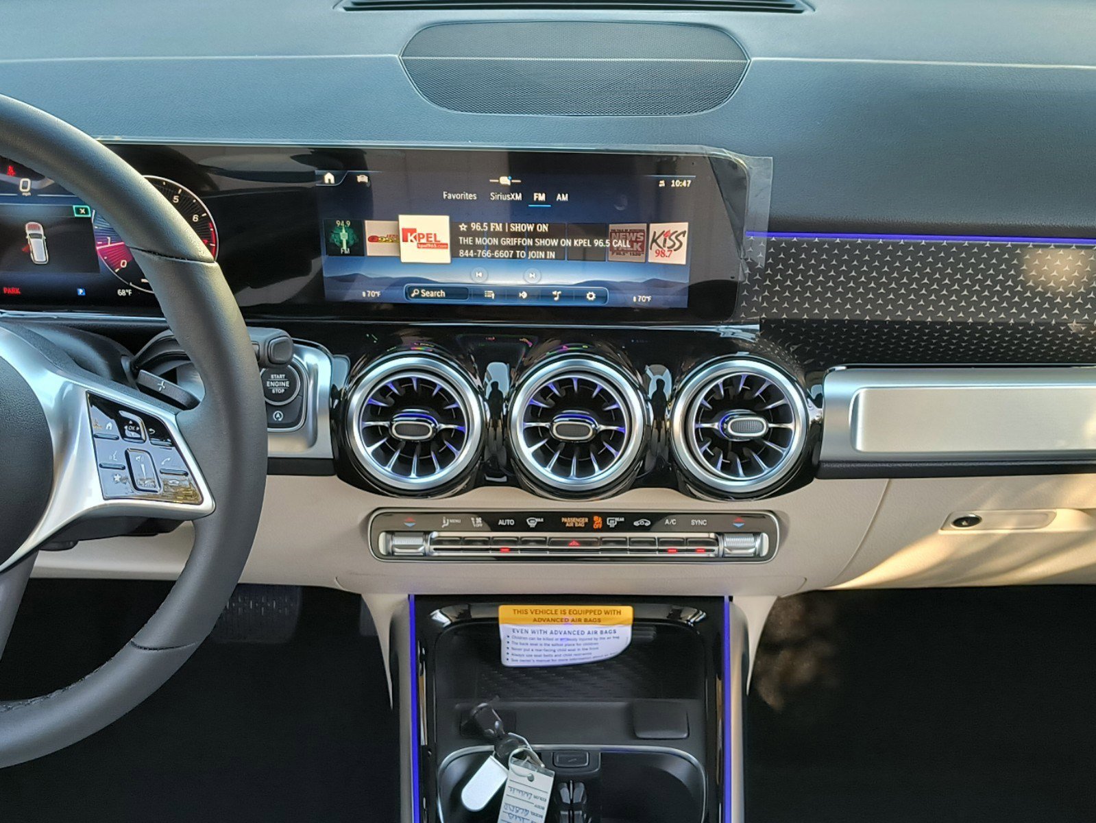2025 Mercedes Benz GLB 250 photo 8