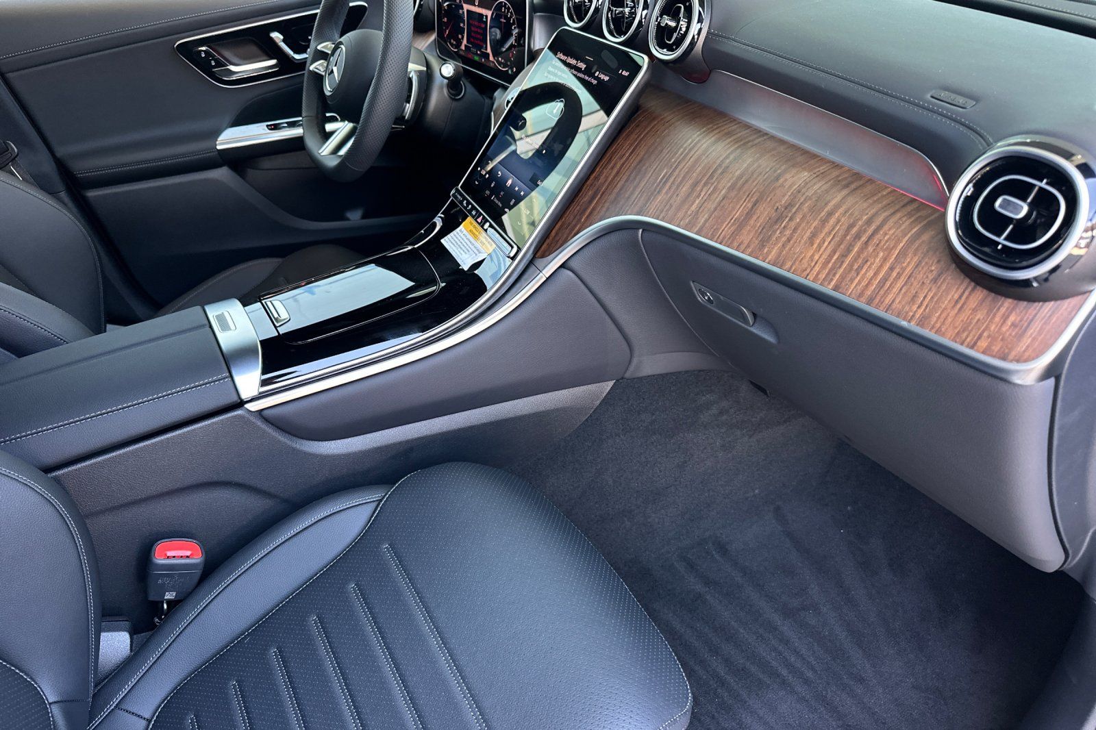 2025 Mercedes Benz GLC 350e 4MATIC photo 12