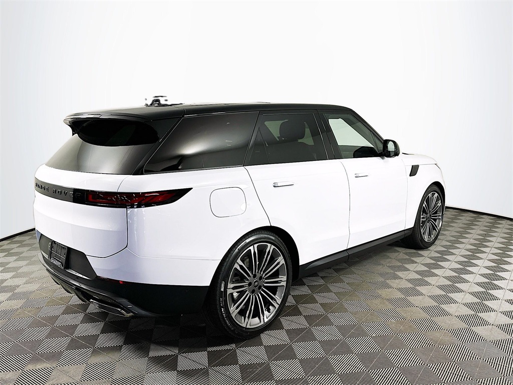2025 Land Rover Range Rover Sport SE photo 3