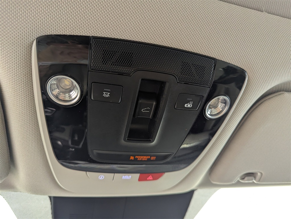 2023 Kia Sorento S photo 24