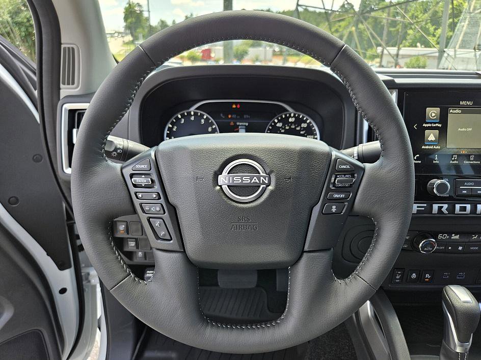 2025 Nissan Frontier Crew Cab SV photo 16