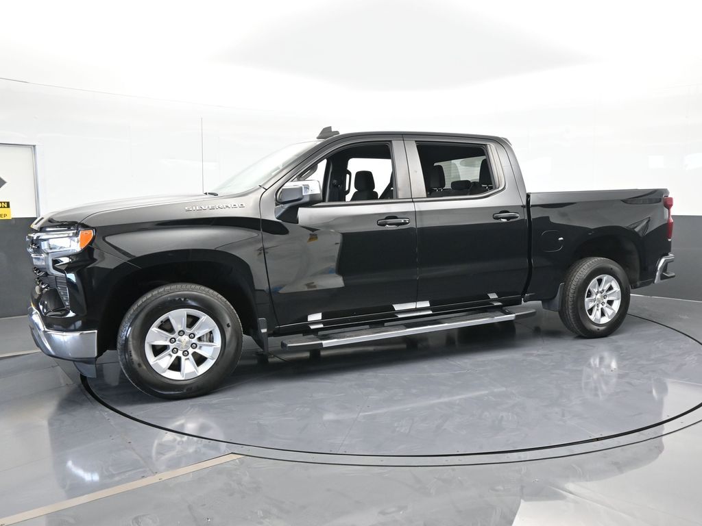 2022 Chevrolet Silverado 1500 LT photo 2