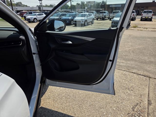 2025 Buick Envista ST photo 34