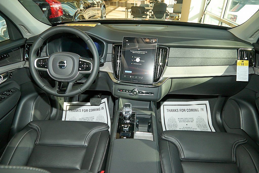 2026 VOLVO XC90 - Image 18