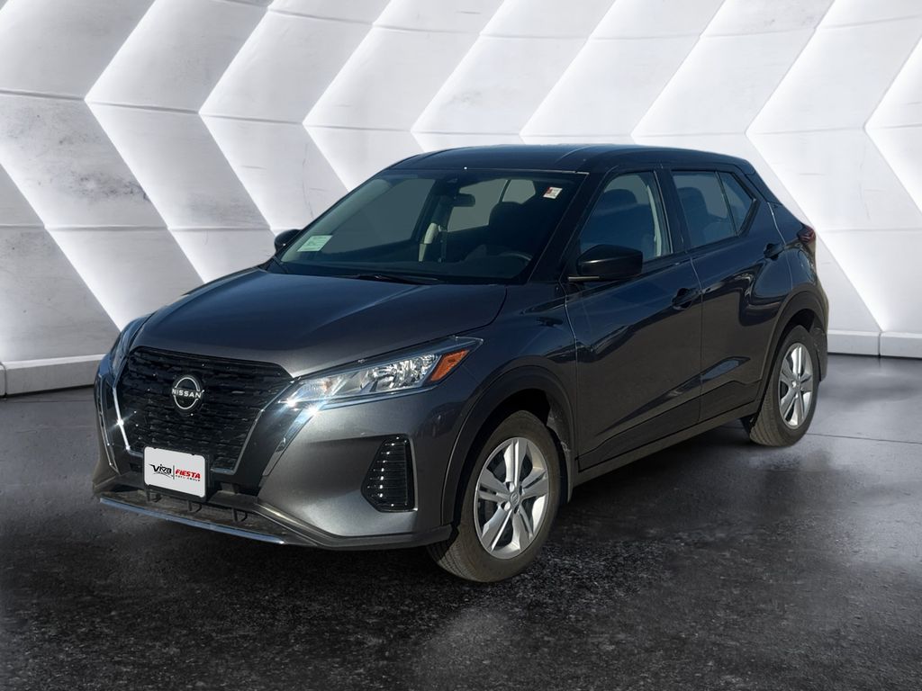 2025 Nissan Kicks Play S photo 3
