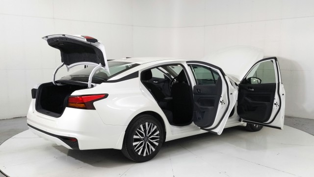 Used 2024 WHITE Nissan 2.5 SV image 12