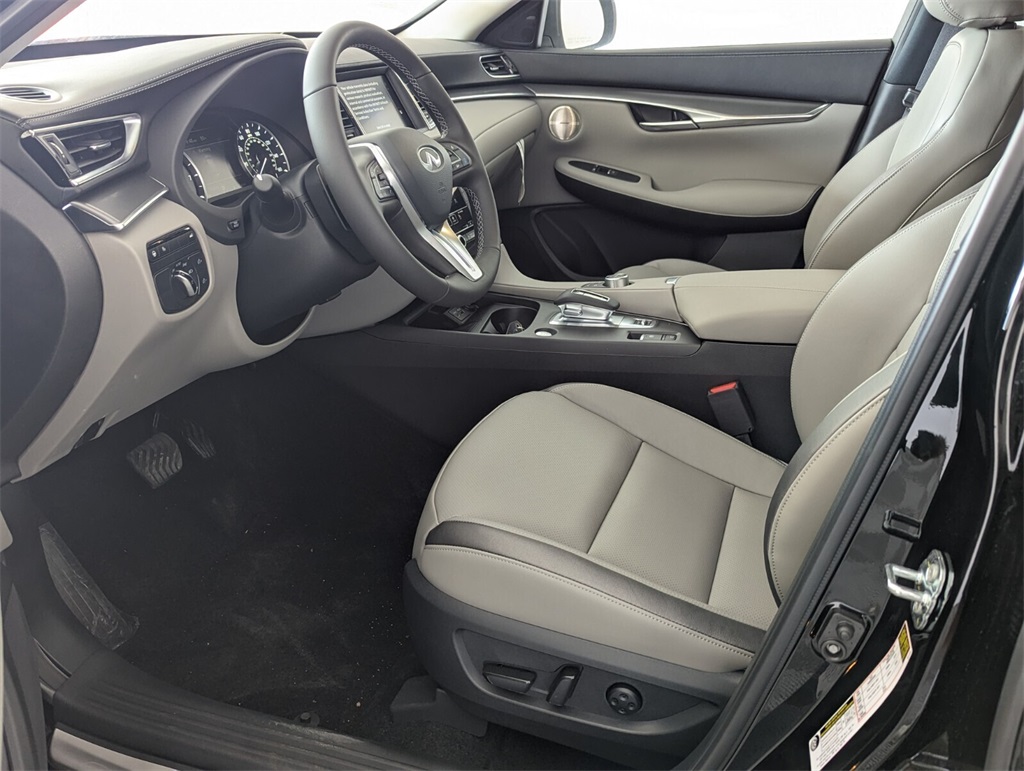 2024 Infiniti QX50 Luxe photo 5