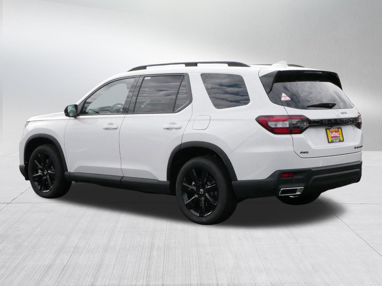 2025 Honda Pilot Black Edition photo 5