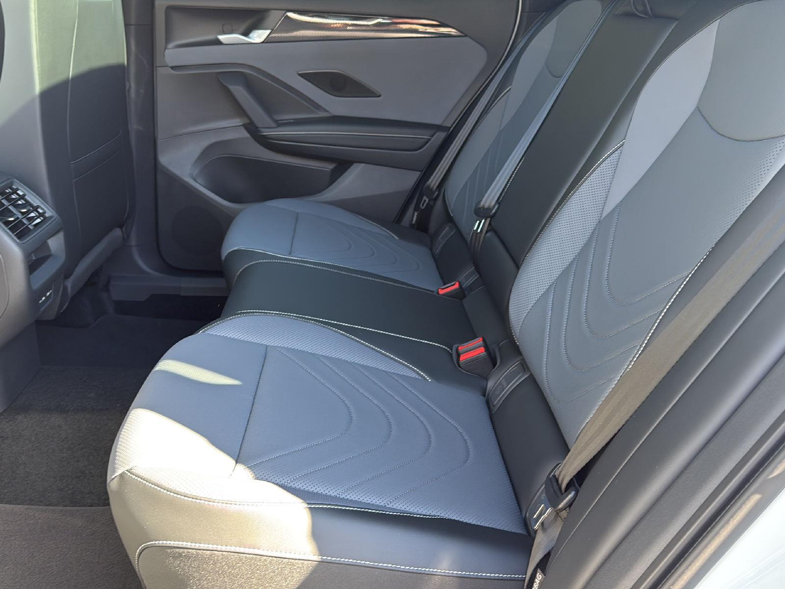 2025 Volkswagen Tiguan SE R-Line Black photo 23