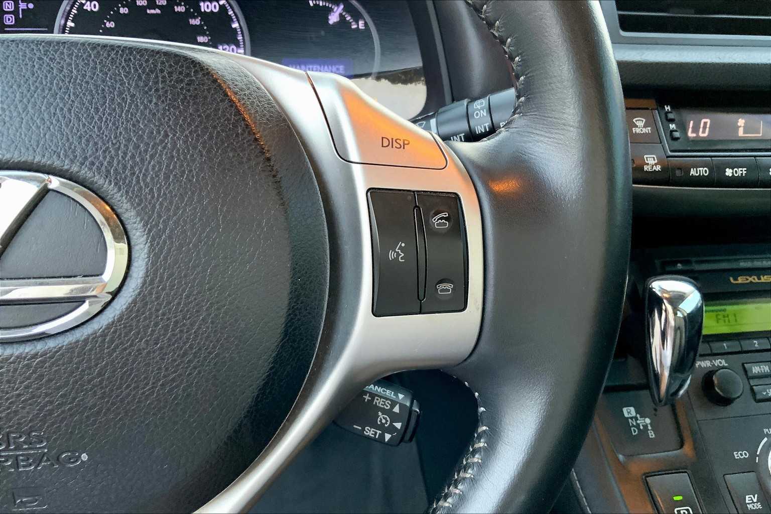 2013 Lexus CT 200h photo 24