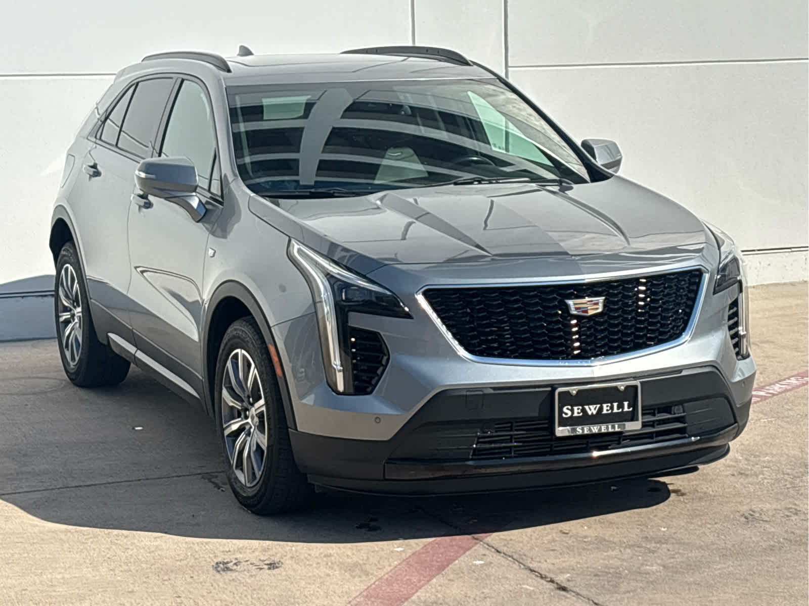 2023 Cadillac XT4 Sport photo 2