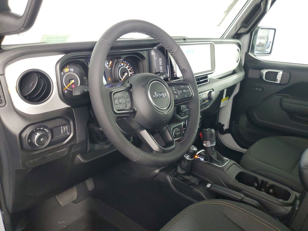 2025 Jeep Wrangler Willys photo 12