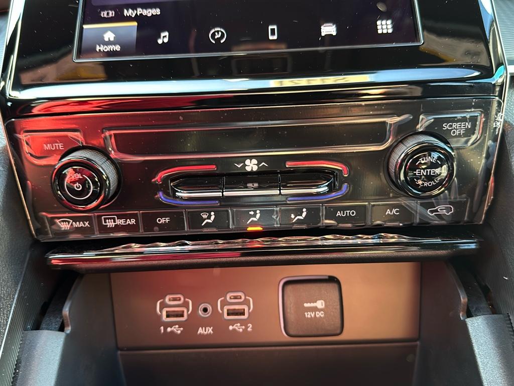 2025 Jeep Grand Cherokee Laredo photo 23
