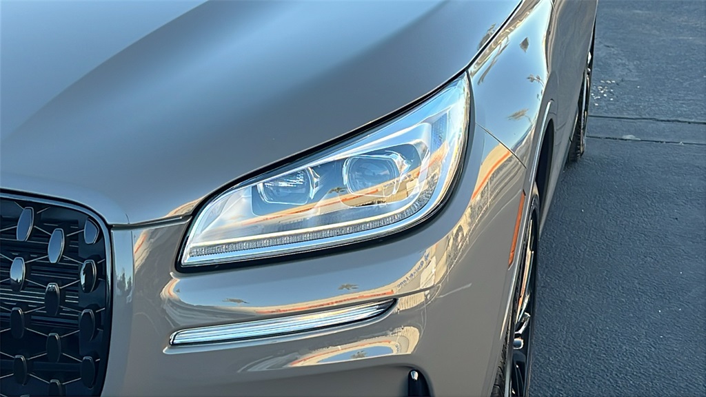 2025 Lincoln Corsair Reserve photo 4