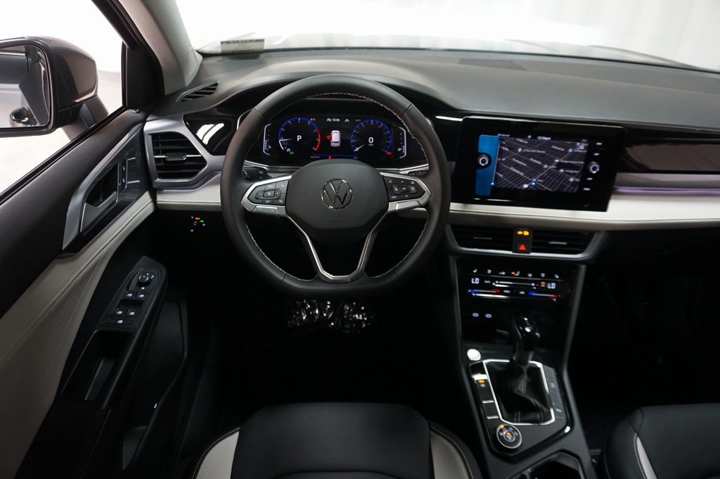 2025 Volkswagen Taos SEL photo 10