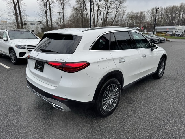 2025 Mercedes Benz GLC 300 4MATIC photo 3