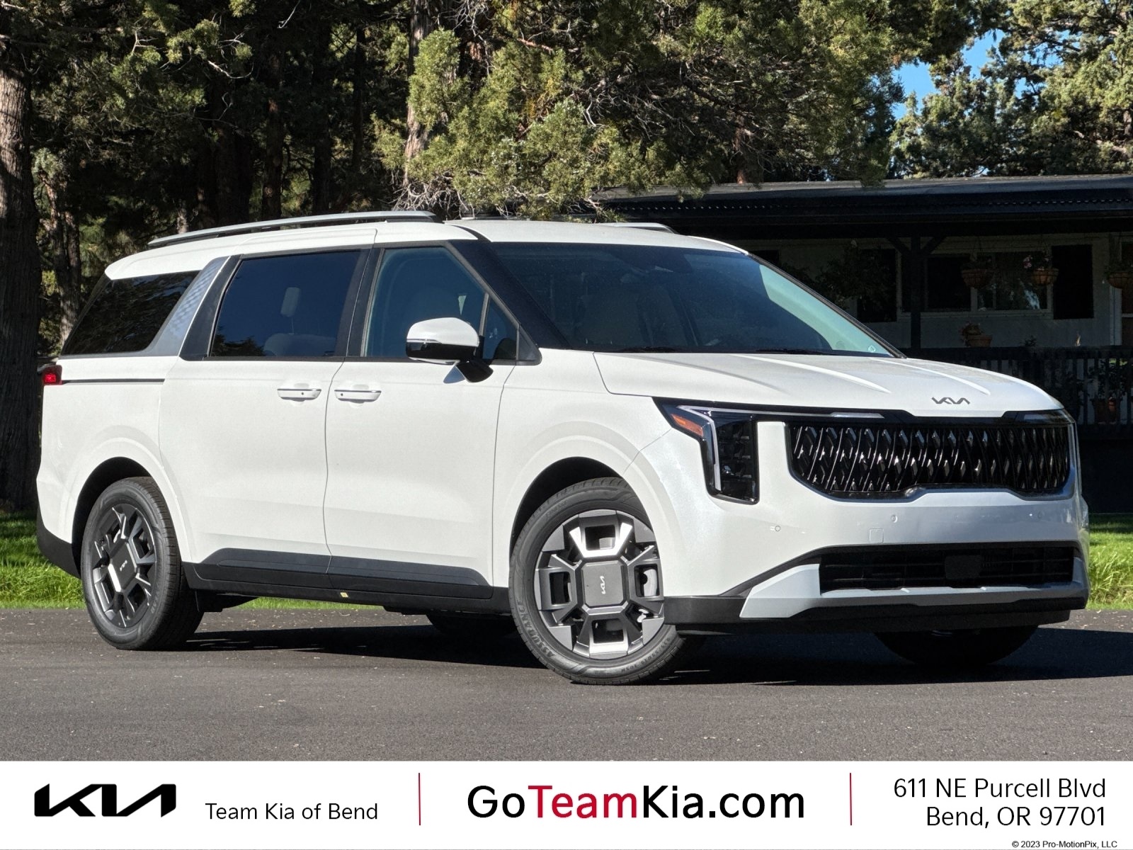 2026 Kia Carnival EX's photo