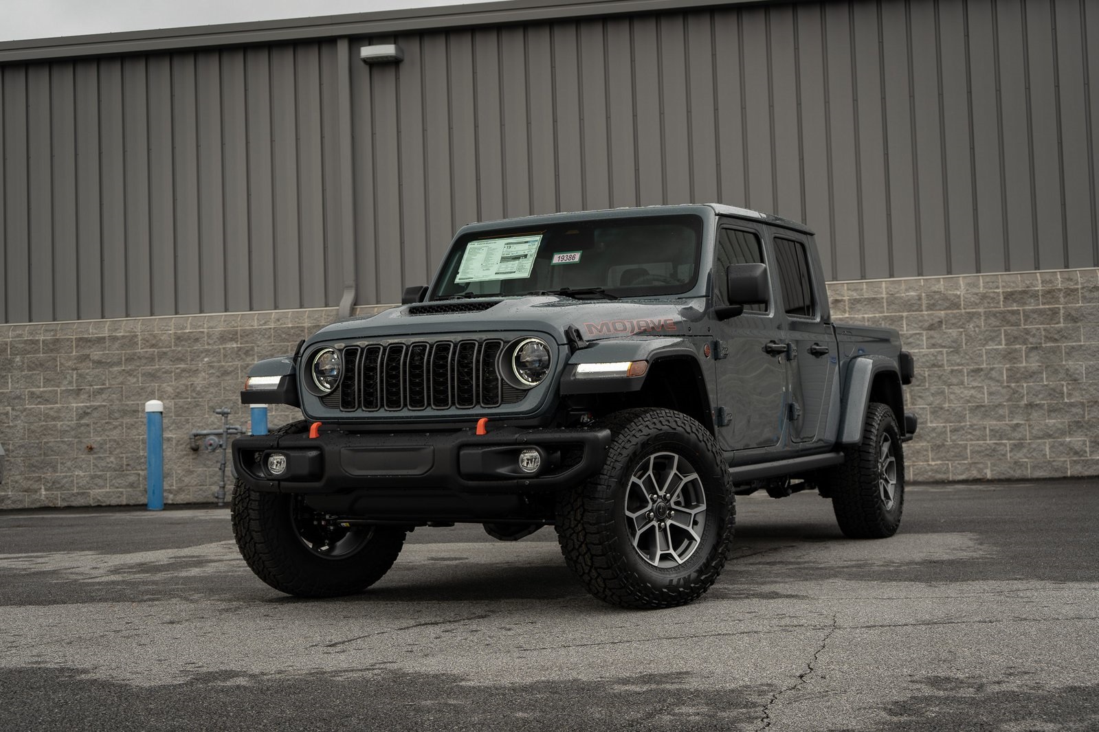 2026 Jeep Gladiator Mojave X's photo