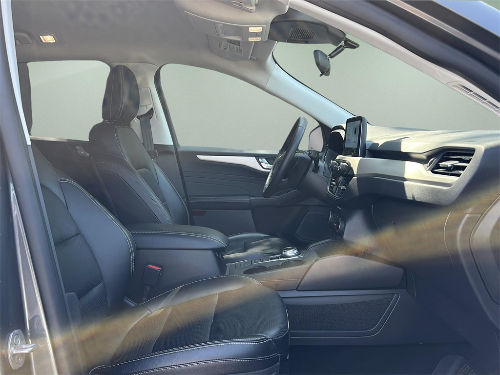 2022 Ford Escape SEL photo 17