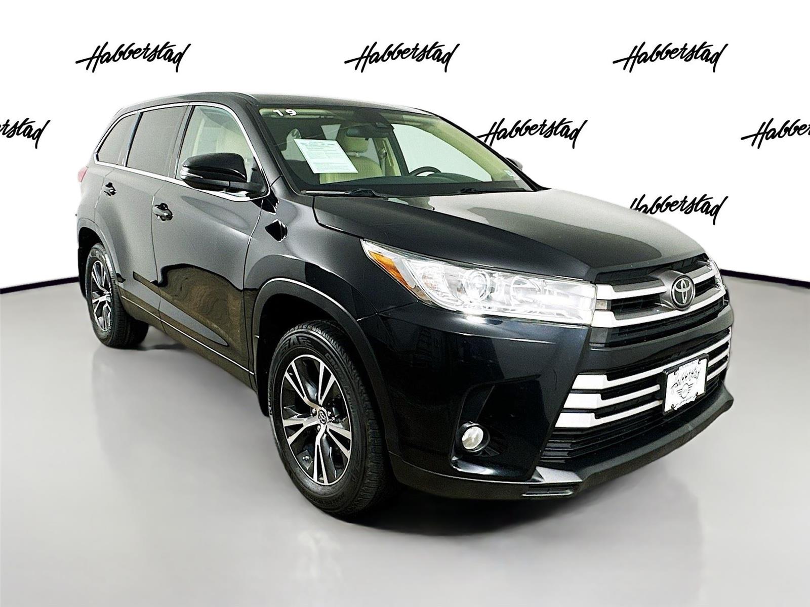 2019 Toyota Highlander LE Plus photo 3