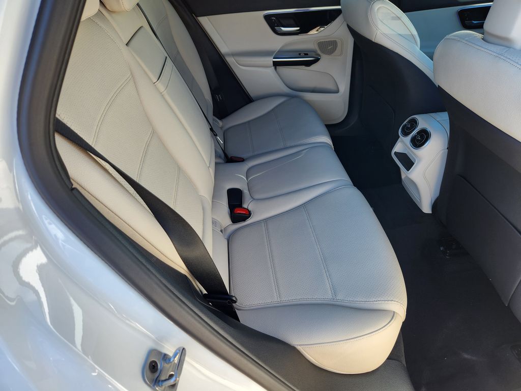 2026 Mercedes Benz GLC 300 4MATIC photo 17