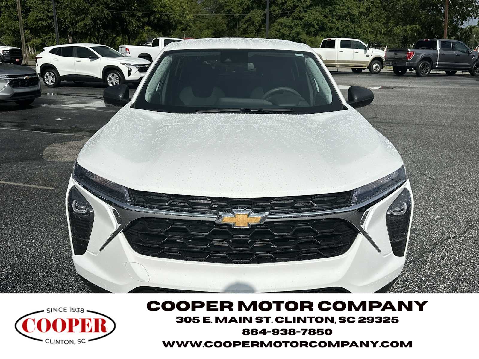 2025 Chevrolet Trax LS photo 2