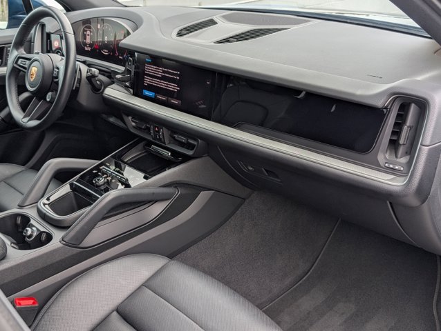 2024 Porsche Cayenne photo 11
