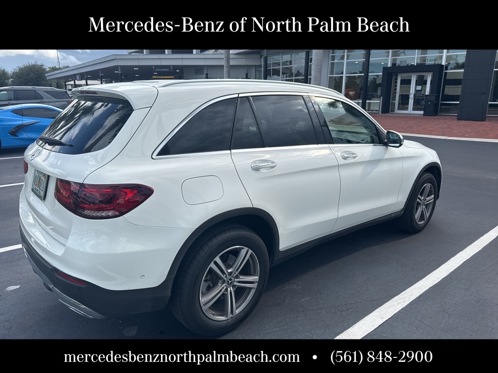 2022 Mercedes Benz GLC 300 photo 3