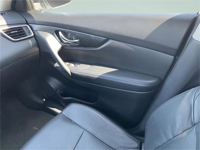 2014 Nissan Rogue SL photo 13