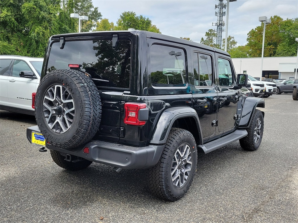 2024 Jeep Wrangler Sahara photo 6