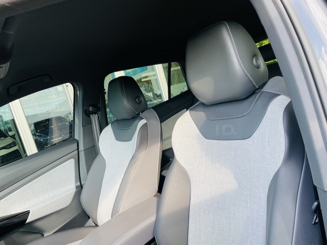 2024 Volkswagen ID.4 Pro photo 4