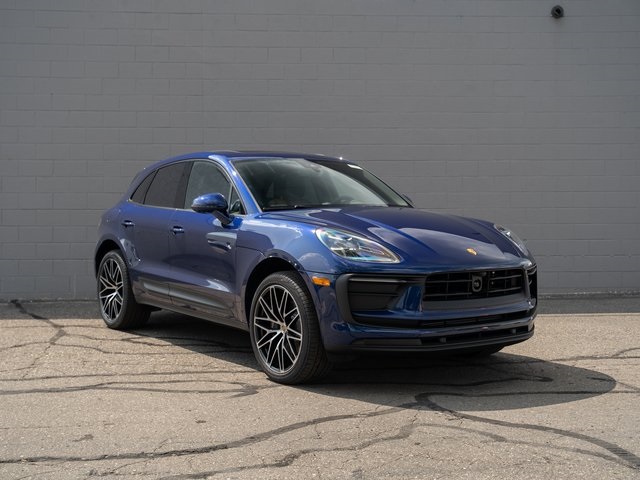 2026 Porsche Macan T photo 8