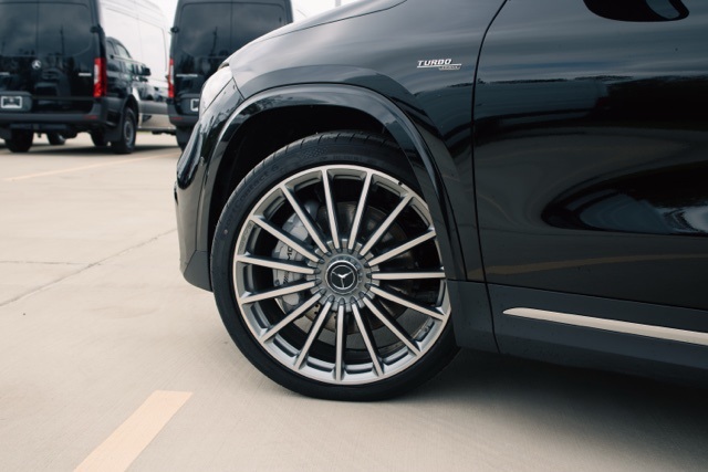 2025 Mercedes Benz GLA AMG 35 4MATIC photo 6