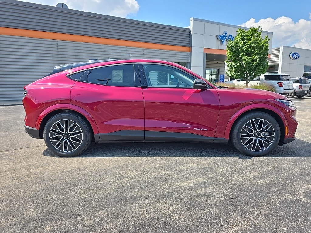 2025 Ford Mustang Mach-E Premium photo 3