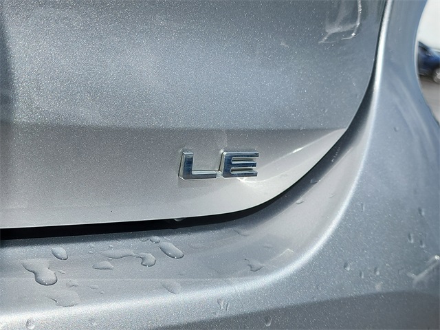 2021 Toyota Highlander LE photo 4