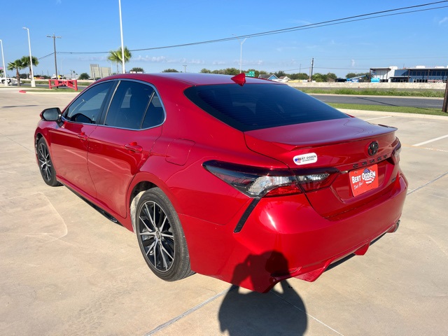 2022 Toyota Camry SE photo 4