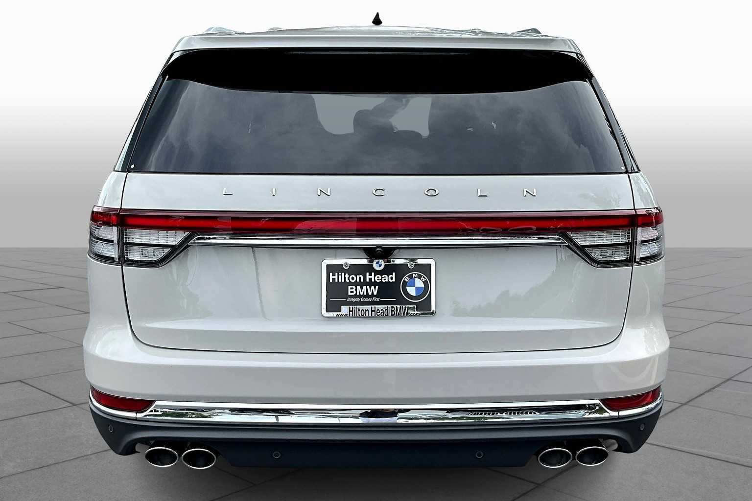 2023 Lincoln Aviator Standard photo 3